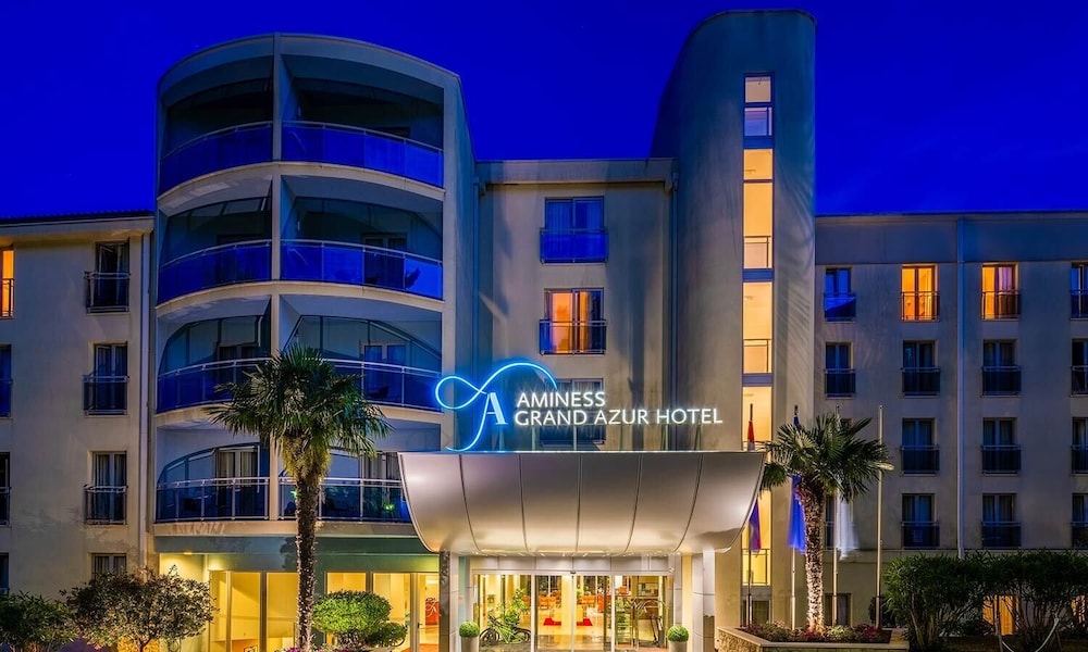 Aminess Vival Grand Azur Hotel — Hotel building in Orebić, Dubrovnik-Neretva
