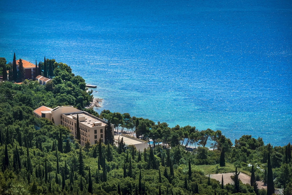 Aminess Vival Grand Azur Hotel — Hotel building in Orebić, Dubrovnik-Neretva