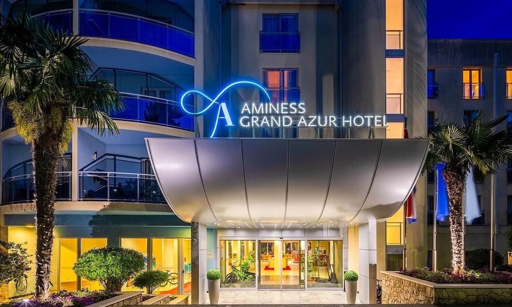 Aminess Vival Grand Azur Hotel — Hotel building in Orebić, Dubrovnik-Neretva