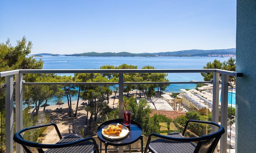 Aminess Vival Grand Azur Hotel — Beach in Orebić, Dubrovnik-Neretva