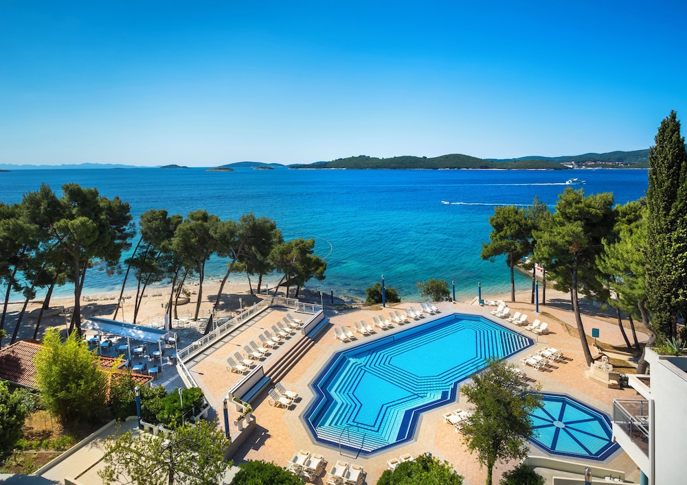 Aminess Vival Grand Azur Hotel — Swimming pool in Orebić, Dubrovnik-Neretva