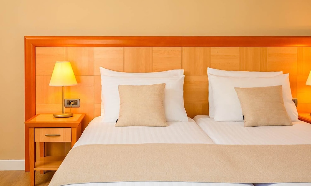 Aminess Vival Grand Azur Hotel — Hotel rooms in Orebić, Dubrovnik-Neretva