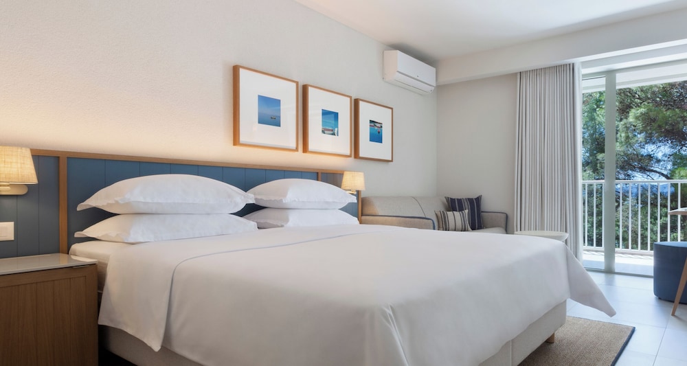 Bluesun Hotel Marina — Hotel rooms in Brela, Split-Dalmatia