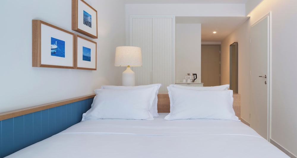 Bluesun Hotel Marina — Hotel rooms in Brela, Split-Dalmatia