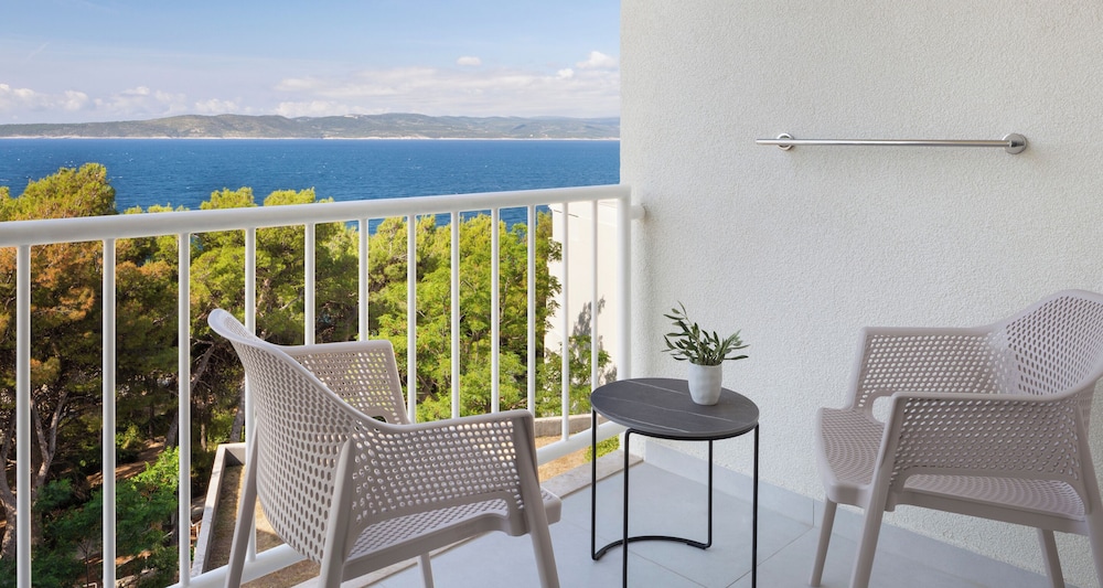 Bluesun Hotel Marina — Hotel rooms in Brela, Split-Dalmatia