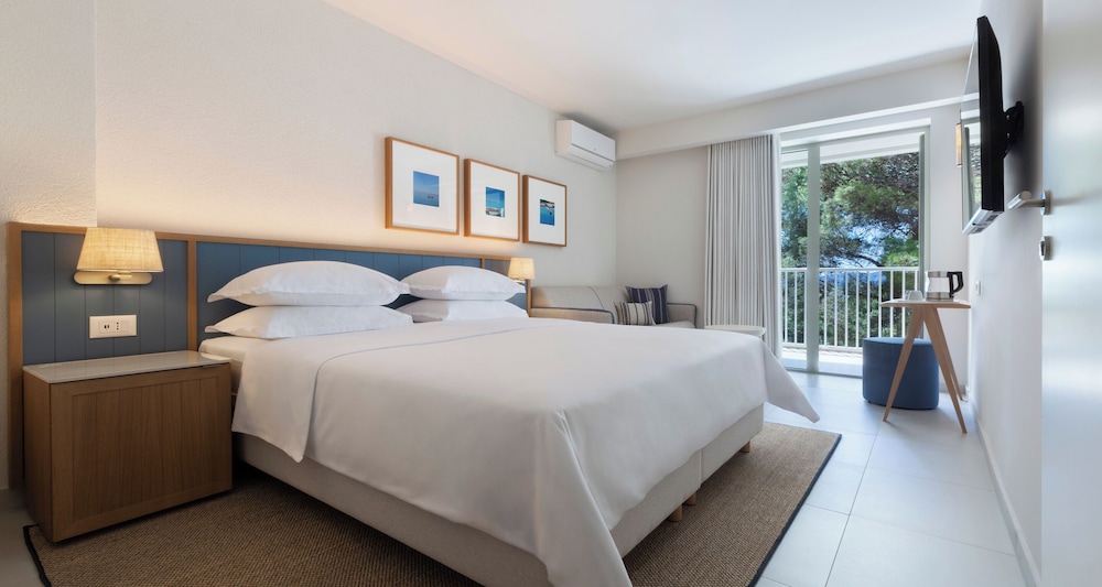 Bluesun Hotel Marina — Hotel rooms in Brela, Split-Dalmatia