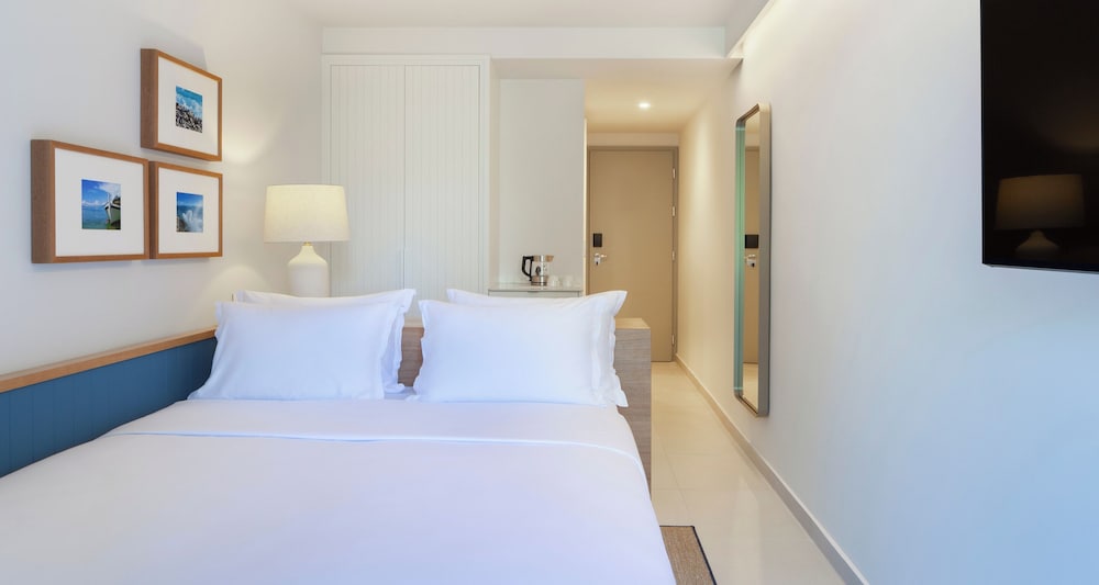 Bluesun Hotel Marina — Hotel rooms in Brela, Split-Dalmatia
