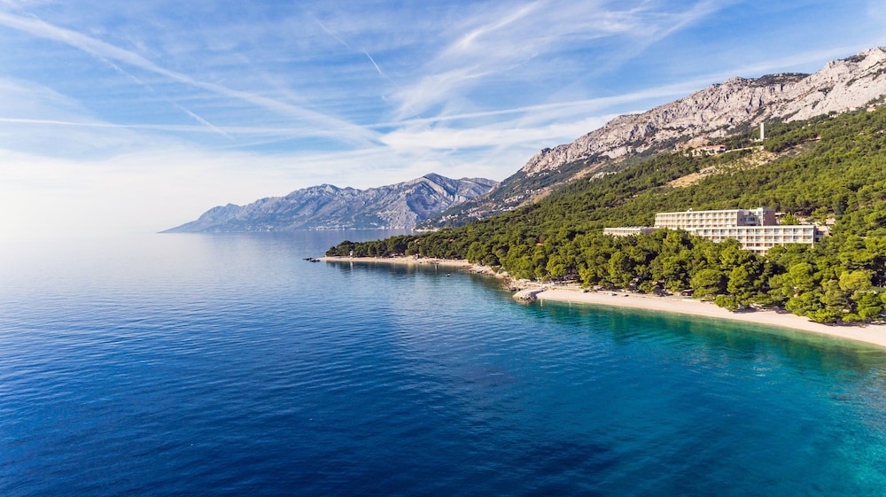 Bluesun Hotel Marina — Beach in Brela, Split-Dalmatia