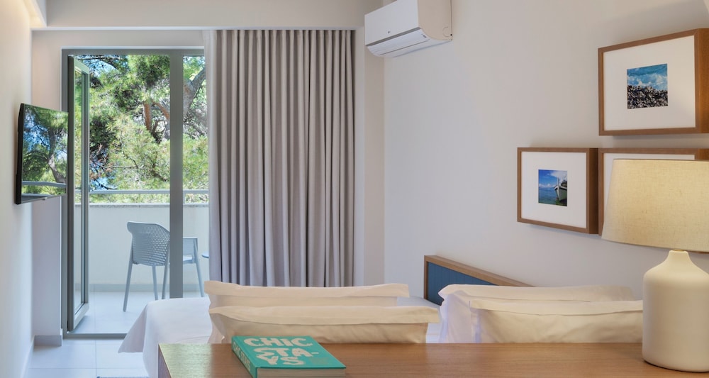 Bluesun Hotel Marina — Hotel rooms in Brela, Split-Dalmatia
