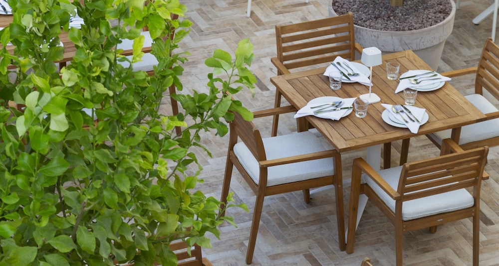 Bluesun Hotel Marina — Restaurant & bars in Brela, Split-Dalmatia