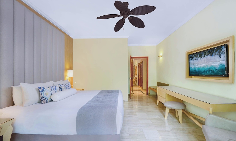 Grand Palladium White Sand Resort & Spa All Inclusive — Hotel rooms in Xetna, Quintana Roo