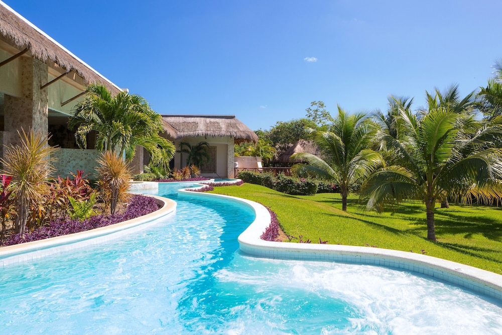 Grand Palladium White Sand Resort & Spa All Inclusive — Swimming pool in Xetna, Quintana Roo