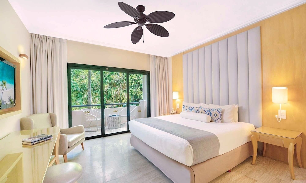 Grand Palladium White Sand Resort & Spa All Inclusive — Hotel rooms in Xetna, Quintana Roo
