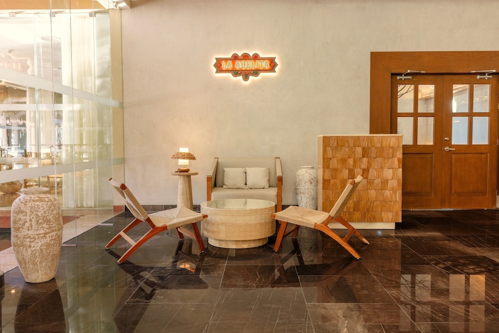 Grand Palladium White Sand Resort & Spa All Inclusive — Restaurant & bars in Xetna, Quintana Roo