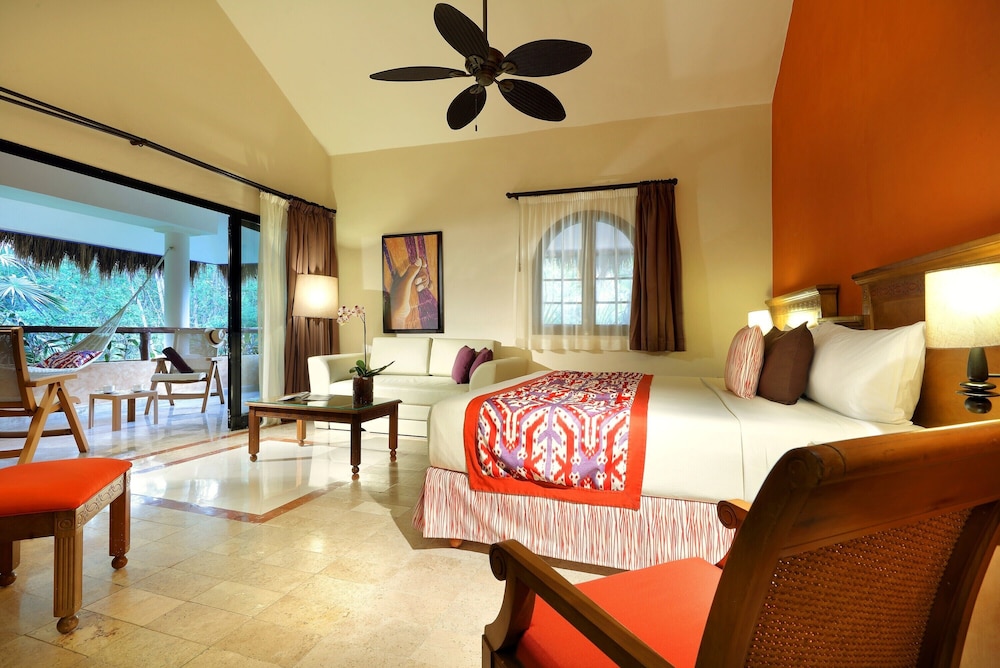 Grand Palladium White Sand Resort & Spa All Inclusive — Hotel rooms in Xetna, Quintana Roo