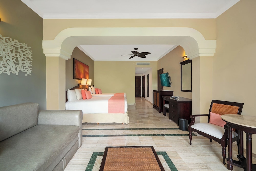 Grand Palladium White Sand Resort & Spa All Inclusive — Hotel rooms in Xetna, Quintana Roo