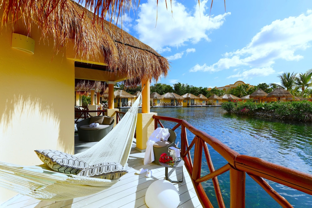 Grand Palladium White Sand Resort & Spa All Inclusive — Hotel rooms in Xetna, Quintana Roo