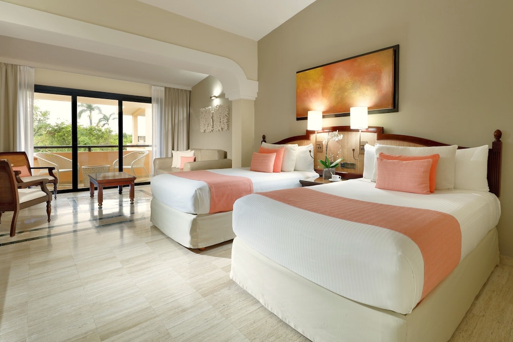 Grand Palladium White Sand Resort & Spa All Inclusive — Hotel rooms in Xetna, Quintana Roo