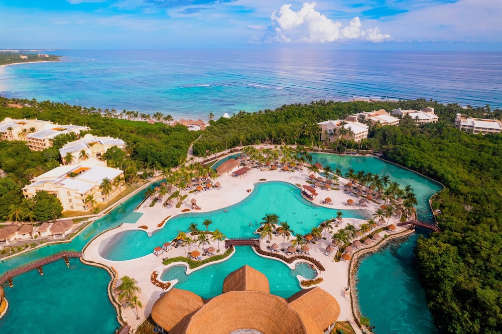 Grand Palladium White Sand Resort & Spa All Inclusive — Main photo in Xetna, Quintana Roo