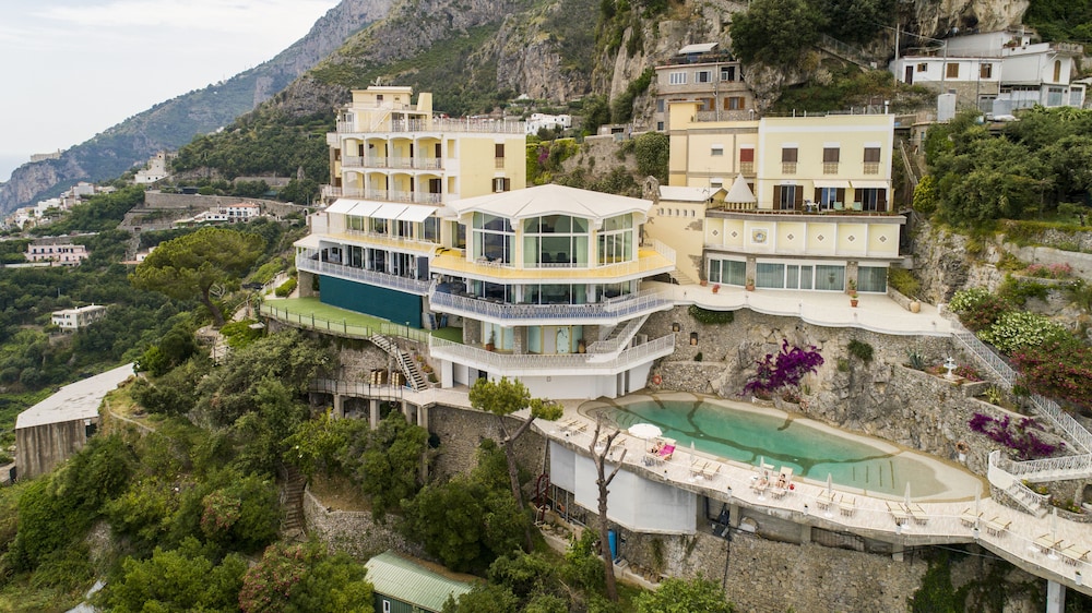 Grand Hotel Excelsior Amalfi — Hotel building in Amalfi, Campania