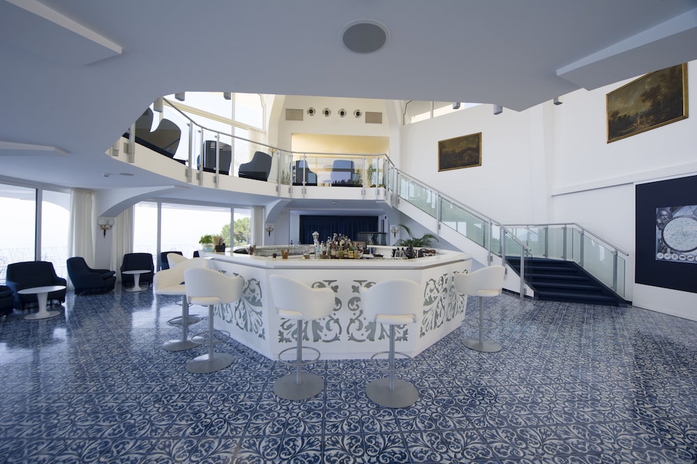 Grand Hotel Excelsior Amalfi — Restaurant & bars in Amalfi, Campania