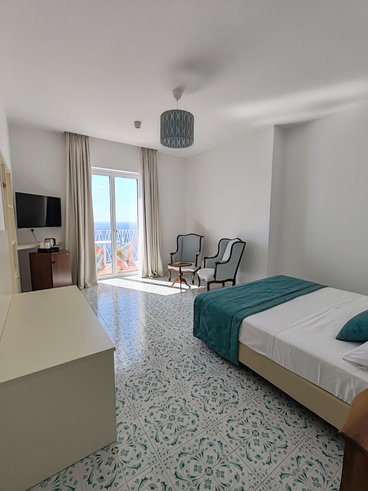 Grand Hotel Excelsior Amalfi — Hotel rooms in Amalfi, Campania