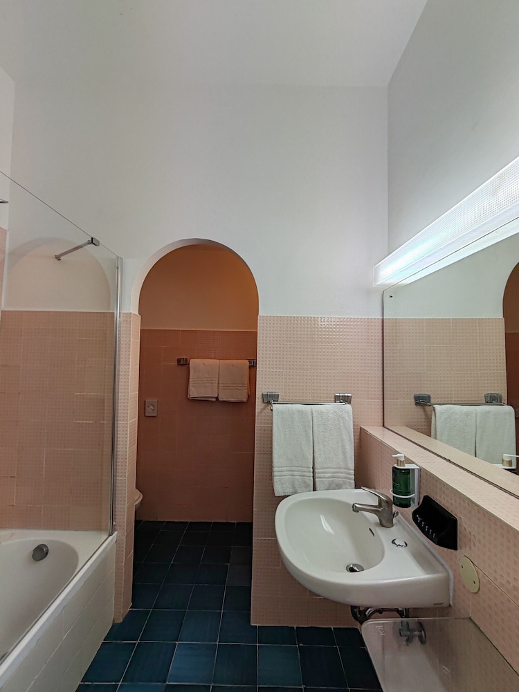 Grand Hotel Excelsior Amalfi — Hotel rooms in Amalfi, Campania