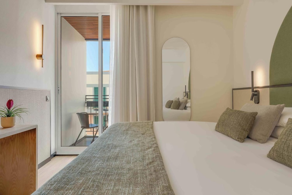 The Editory Garden Carmo Funchal — Hotel rooms in Funchal, Madeira