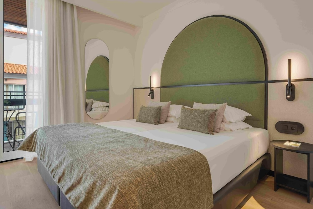 The Editory Garden Carmo Funchal — Hotel rooms in Funchal, Madeira