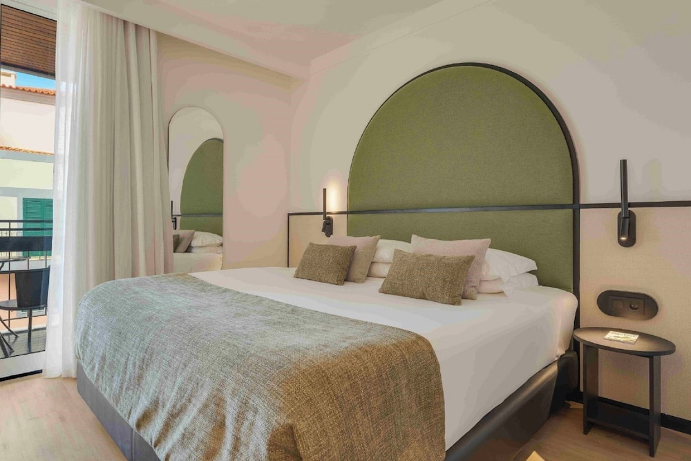 The Editory Garden Carmo Funchal — Hotel rooms in Funchal, Madeira