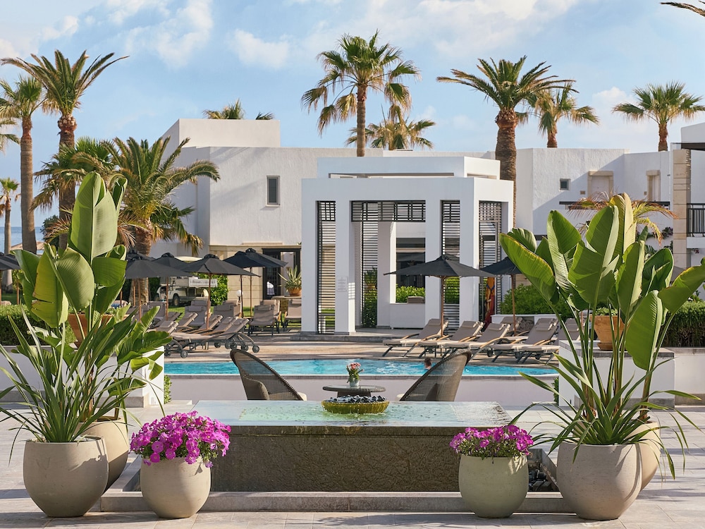 Creta Palace, A Resort to Live — Swimming pool in Rethymnon