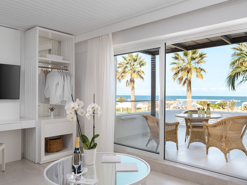 Creta Palace, A Resort to Live — Hotel rooms in Rethymnon