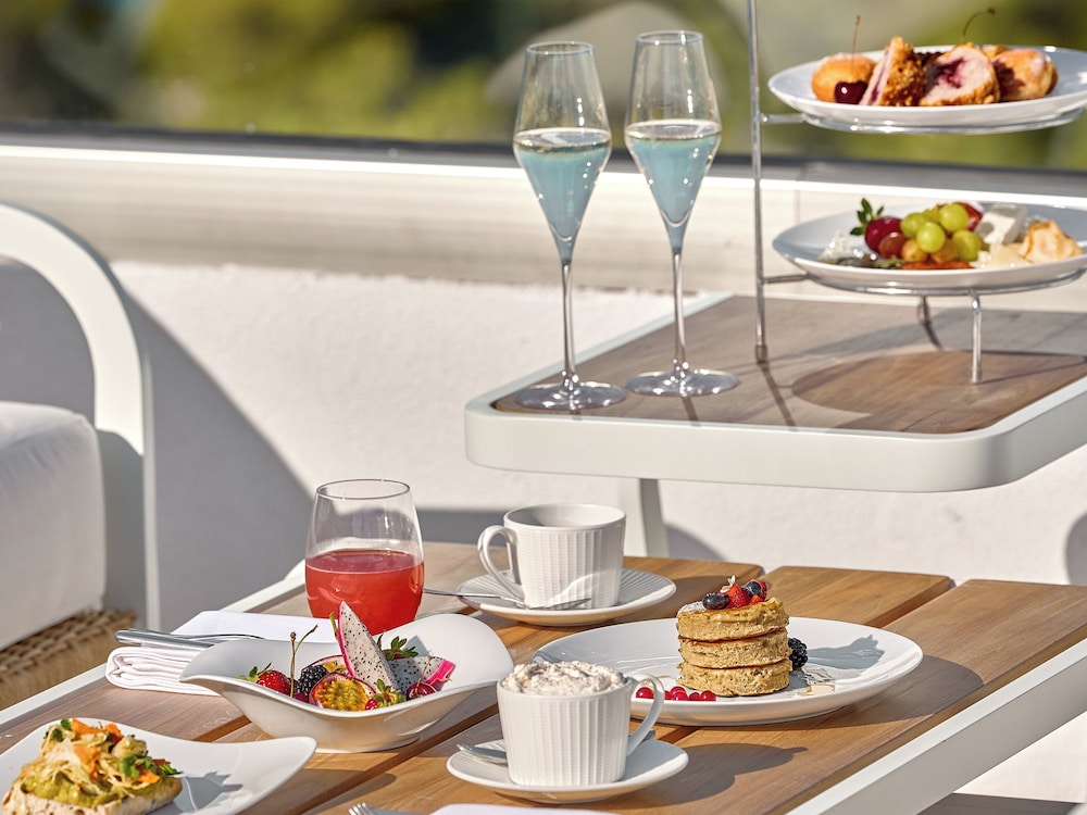 Creta Palace, A Resort to Live — Restaurant & bars in Rethymnon