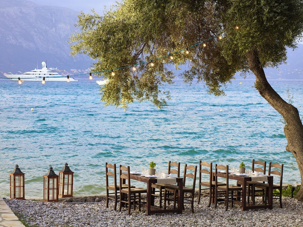 Grecotel Daphnila Bay — Restaurant & bars in Gouvia, Ionian Islands
