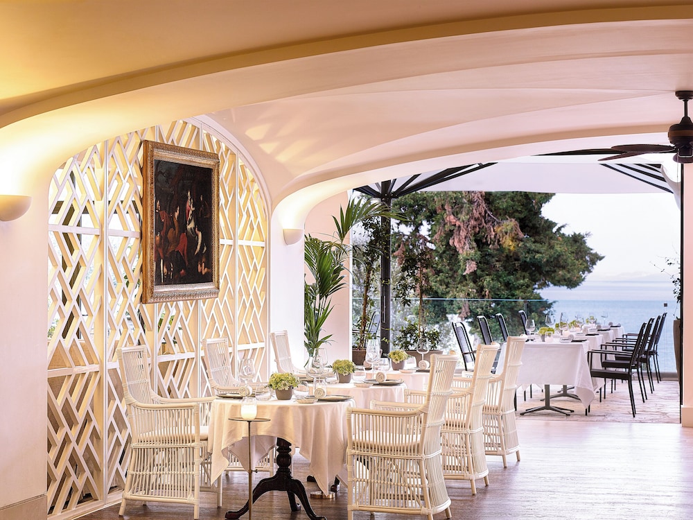 Grecotel Daphnila Bay — Restaurant & bars in Gouvia, Ionian Islands