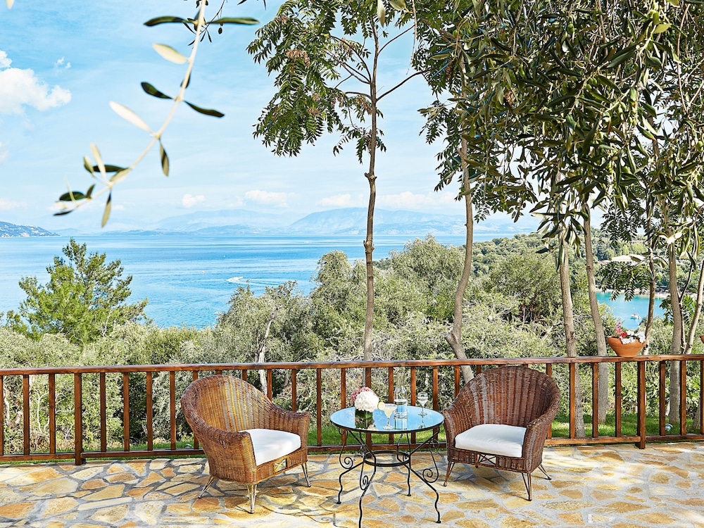 Grecotel Daphnila Bay — Restaurant & bars in Gouvia, Ionian Islands
