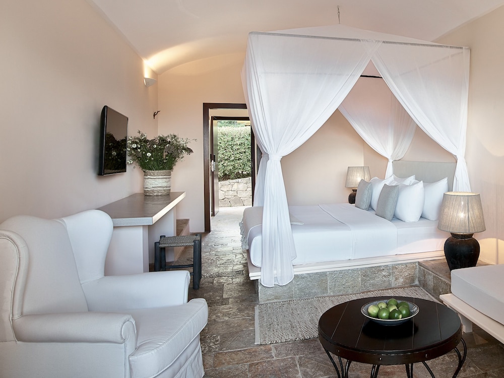Grecotel Daphnila Bay — Hotel rooms in Gouvia, Ionian Islands