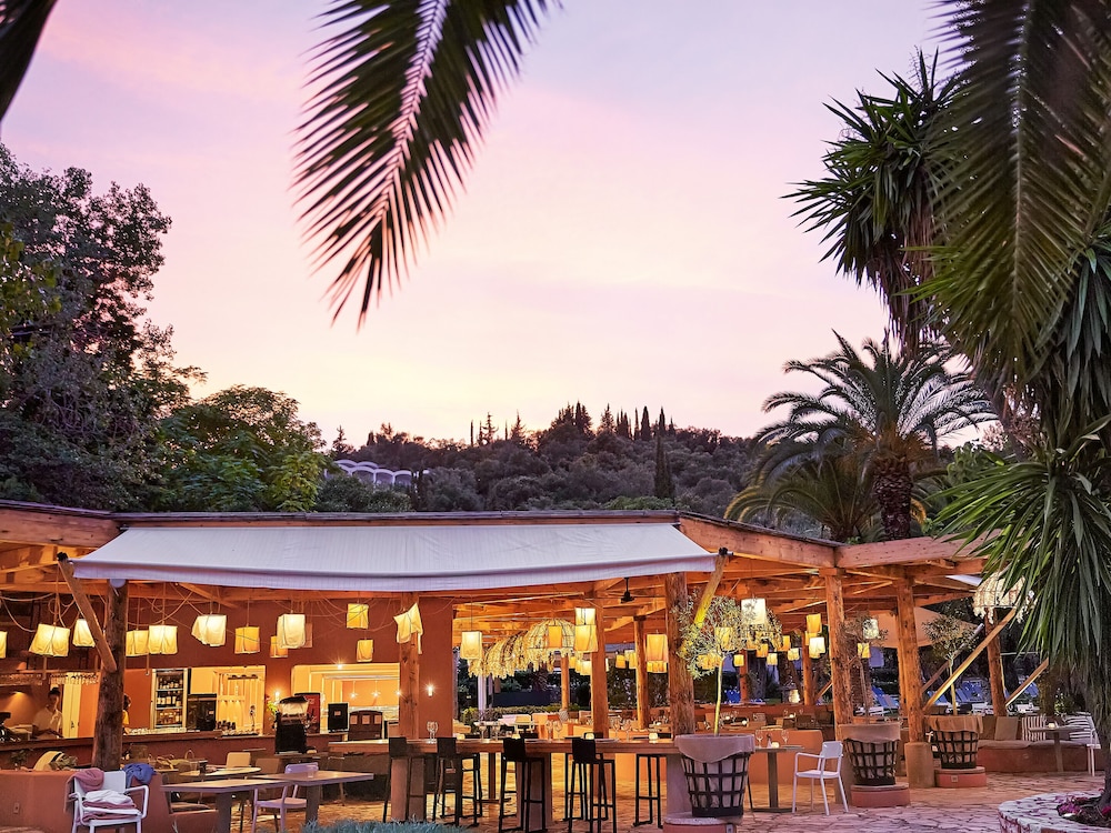 Grecotel Daphnila Bay — Restaurant & bars in Gouvia, Ionian Islands
