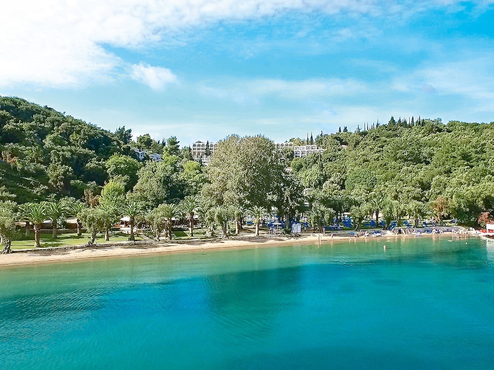 Grecotel Daphnila Bay — Beach in Gouvia, Ionian Islands