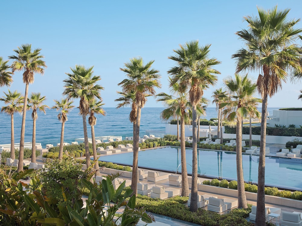 Grecotel LUX ME White — Pool in Rethymnon