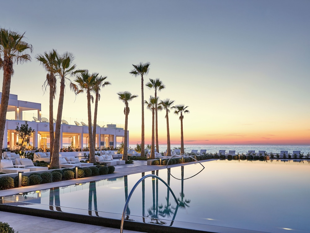 Grecotel LUX ME White — Pool in Rethymnon