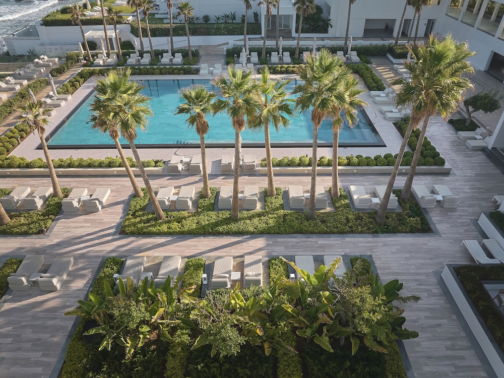 Grecotel LUX ME White — Pool in Rethymnon