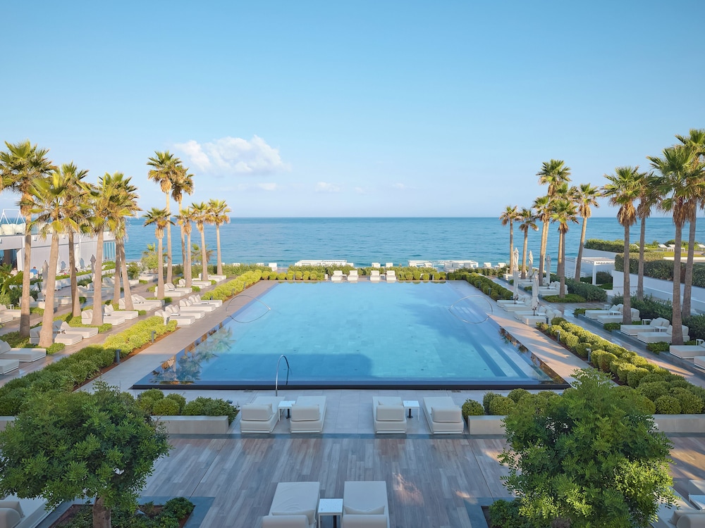Grecotel LUX ME White — Pool in Rethymnon