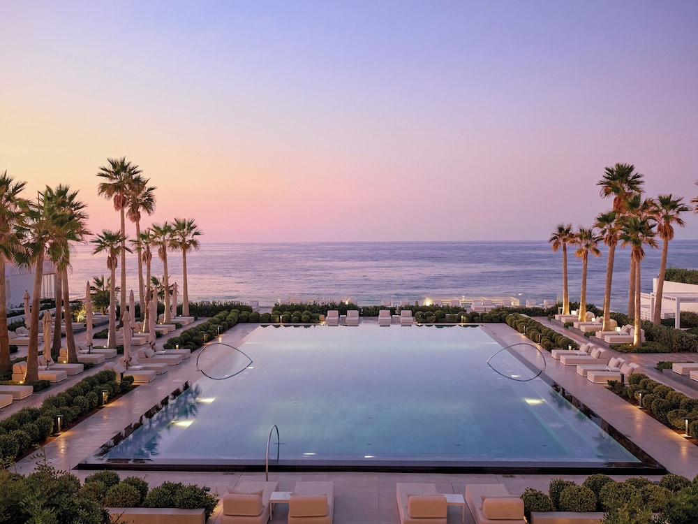 Grecotel LUX ME White — Pool in Rethymnon