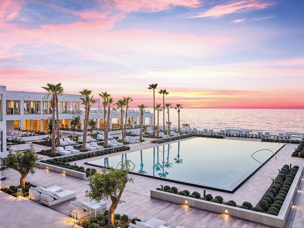 Grecotel LUX ME White — Pool in Rethymnon