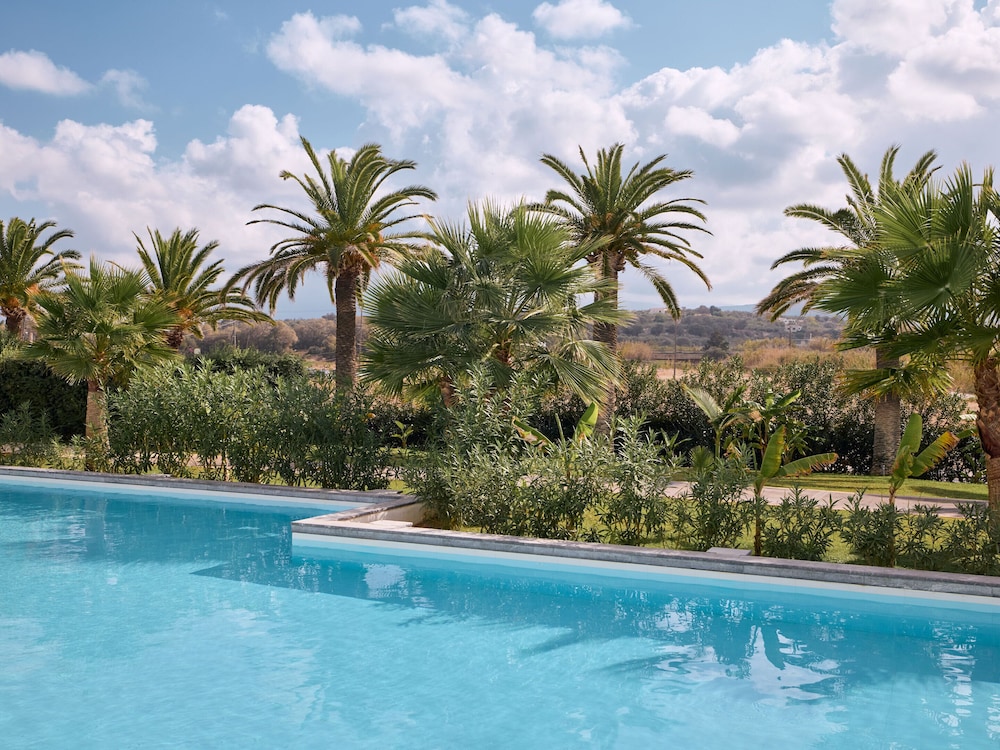 Grecotel LUX ME White — Rooms in Rethymnon