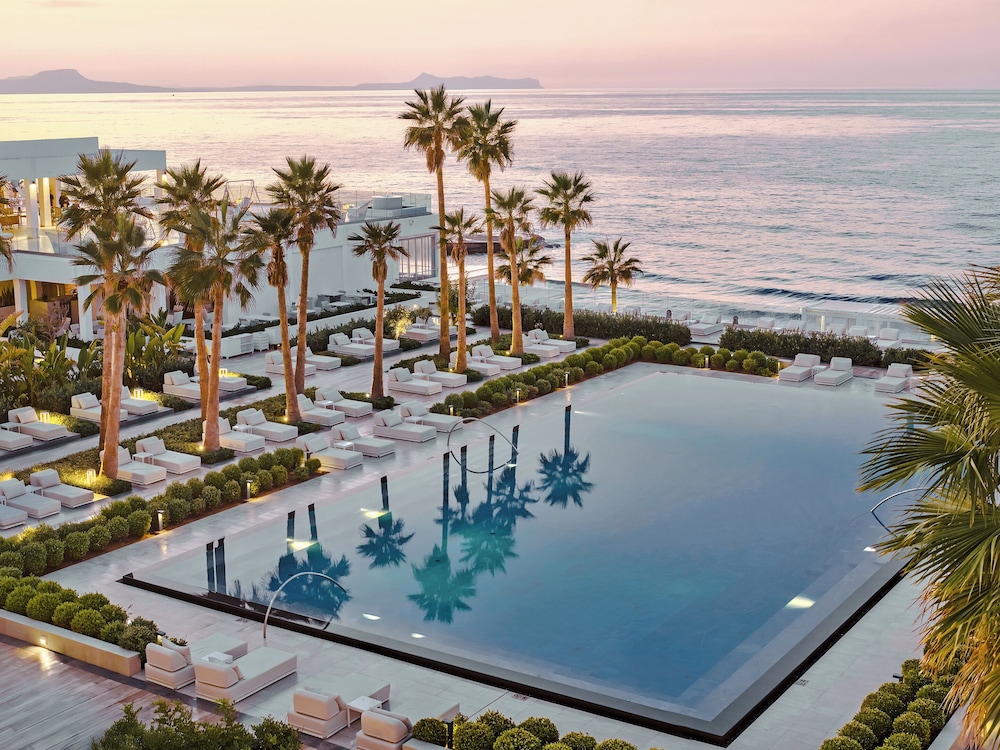 Grecotel LUX ME White — Pool in Rethymnon