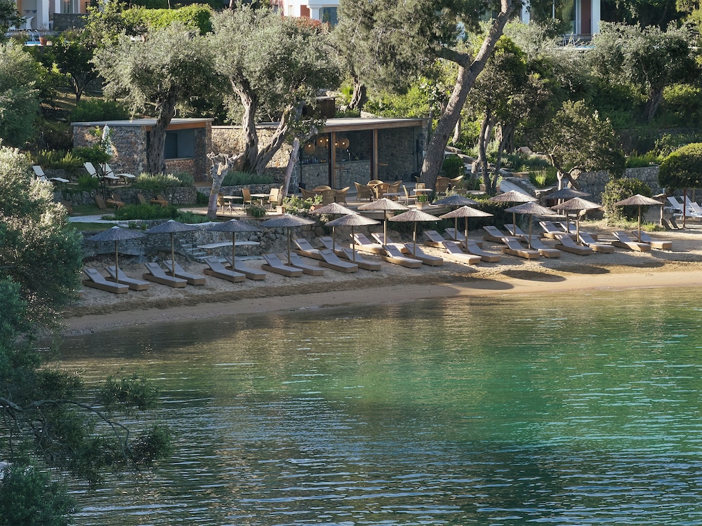 Grecotel Eva Palace — Beach in Dassia, Ionian Islands