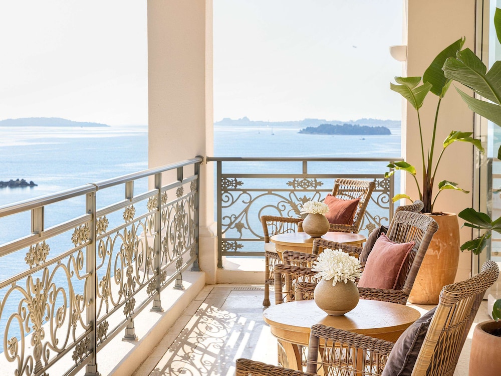 Grecotel Eva Palace — Hotel rooms in Dassia, Ionian Islands