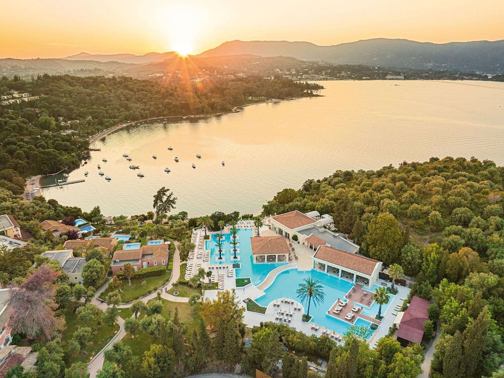 Grecotel Eva Palace — Swimming pool in Dassia, Ionian Islands